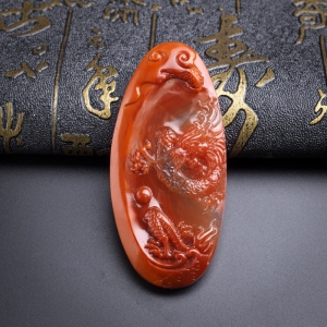 柿子红南红龙腾吊坠