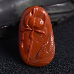 南红连年有余吊坠