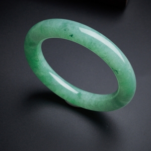 56.2#糯种满绿翡翠手镯