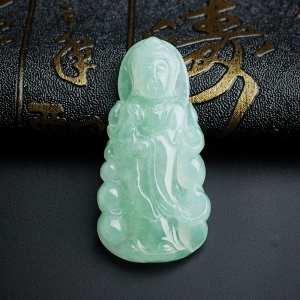 糯种浅绿翡翠观音吊坠