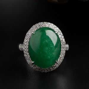 18K金镶钻糯种阳绿翡翠戒指