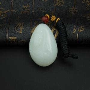 和田玉观音吊坠