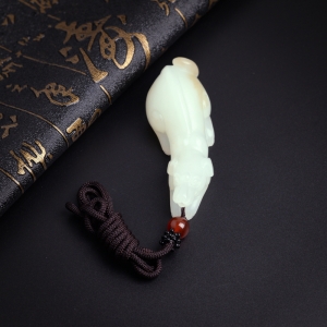 和田玉旺财吊坠