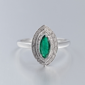 18K金镶钻祖母绿戒指