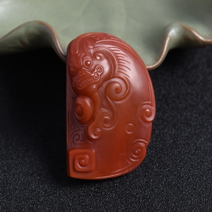 南红貔貅牌吊坠