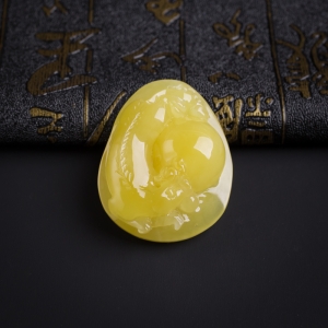 鸡油黄满蜜蜜蜡貔貅吊坠