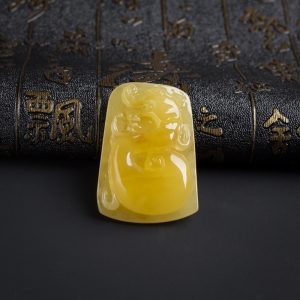 鸡油黄满蜜蜜蜡古龙吊坠