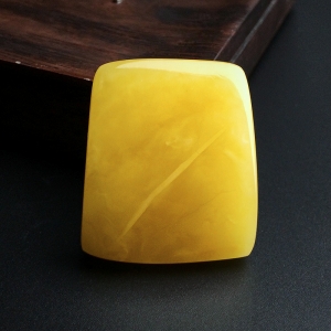 鸡油黄蜜蜡牌型吊坠