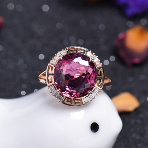 18K金镶钻碧玺戒指