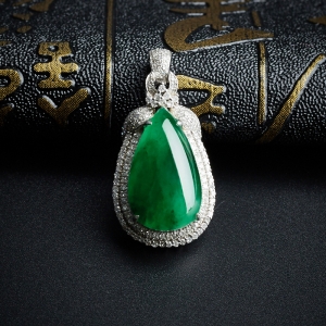 18K金镶糯种满绿翡翠水滴吊坠