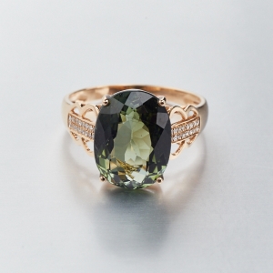 18K金镶钻绿碧玺戒指