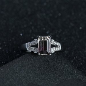 18K白金镶钻碧玺戒指