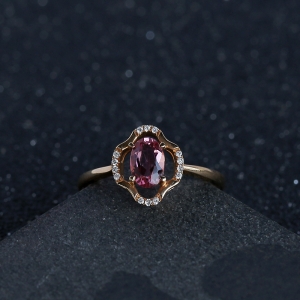 18K金镶钻红碧玺戒指