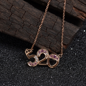 18K金镶钻红碧玺吊坠
