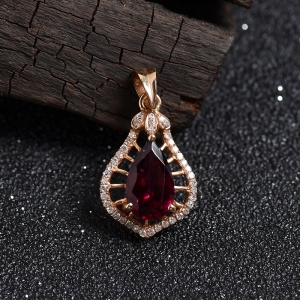 18K金镶钻红碧玺吊坠
