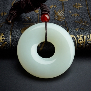 和田玉平安扣吊坠