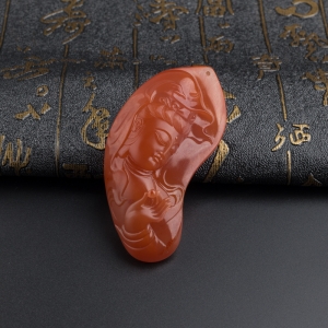 樱桃红南红观音头像吊坠