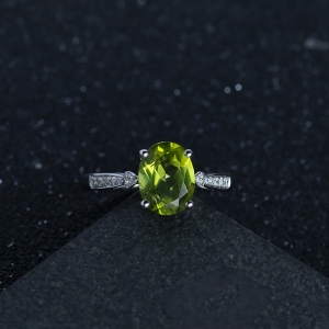 18K金橄榄石戒指