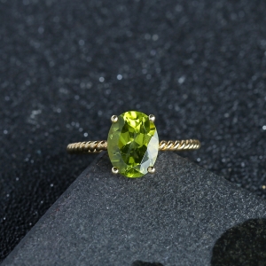 18K金橄榄石戒指