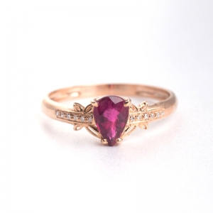 18K金镶钻碧玺戒指