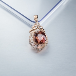 18K金镶钻碧玺吊坠