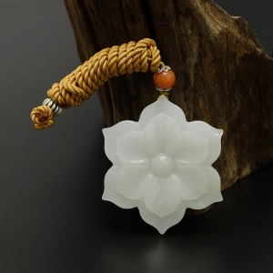 和田玉花形吊坠