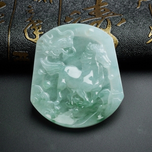 冰糯种浅绿飘蓝花翡翠一马当先吊坠