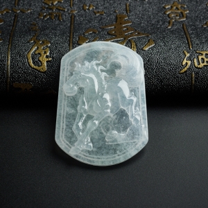 冰种翡翠马牌吊坠
