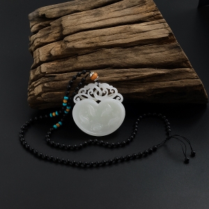 和田玉金鱼吊坠