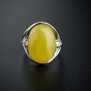 银镶满蜜鸡油黄蜜蜡戒指