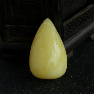 满蜜蜜蜡水滴吊坠