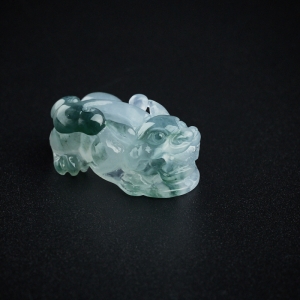 冰糯种翡翠貔貅吊坠