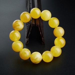 18mm鸡油黄蜜蜡手串
