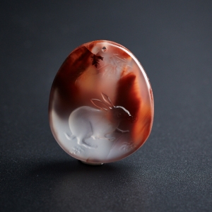 九口冰飘南红玉兔吊坠