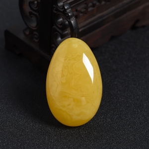 鸡油黄蜜蜡随形