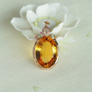 18K金镶钻黄水晶吊坠