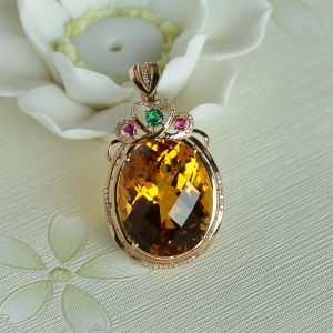 18K金镶钻黄水晶吊坠