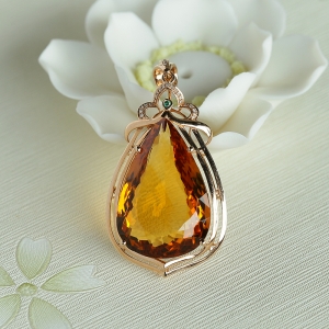 18K金镶钻黄水晶吊坠