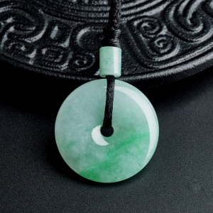 糯种飘绿翡翠平安扣吊坠