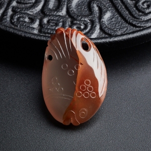 冰飘南红鱼吊坠