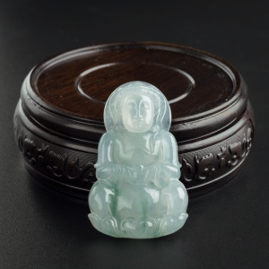 糯种飘绿翡翠观音吊坠