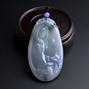 冰糯种春带彩翡翠观音吊坠