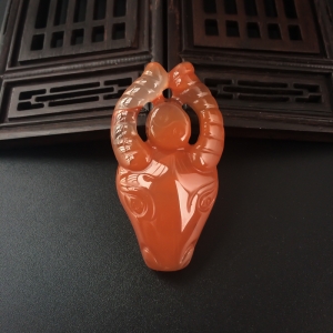 樱桃红南红牛头吊坠