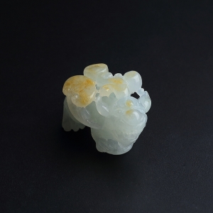 糯种飘黄翡翡翠貔貅吊坠