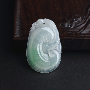 糯种飘花翡翠如意吊坠