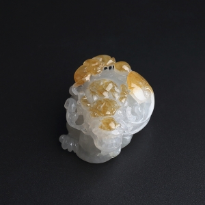 糯种飘黄翡翡翠貔貅吊坠