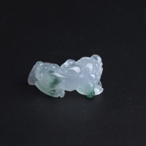 冰糯种飘花翡翠貔貅吊坠
