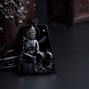 冰糯种墨翠观音吊坠