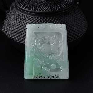 糯种飘绿翡翠貔貅吊坠