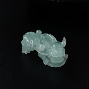 糯种淡绿翡翠貔貅吊坠